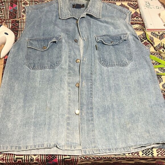 Oversized denim vests - Picture 8 of 10